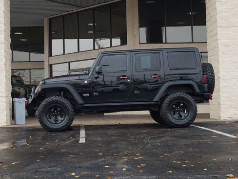 Used 2013 Jeep Wrangler Unlimited Rubicon image 9