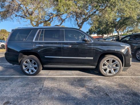 Used 2019 Cadillac Escalade Premium Luxury image 23