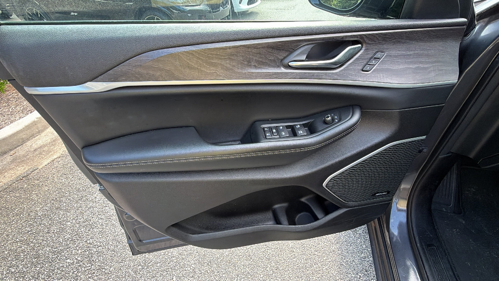 Used 2024 Jeep Grand Cherokee Limited 4xe AWD/4WD image 15