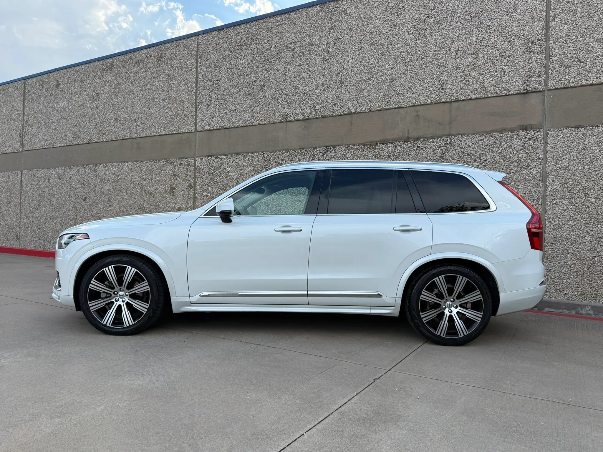 Used 2020 Volvo XC90 T6 Inscription w/ Protection Package Premier AWD/4WD image 3
