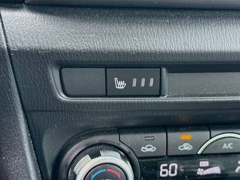 Used 2018 MAZDA MAZDA3 Touring FWD image 27