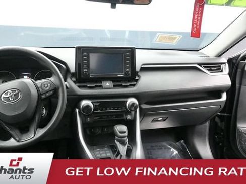 Used 2022 Toyota RAV4 LE w/ Carpet Mat Package (TMS) AWD/4WD image 24