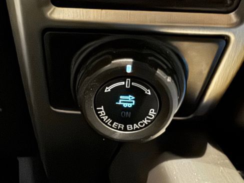 Used 2020 Ford F350 Platinum w/ Tremor Off-Road Package image 39