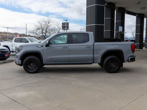 Used 2024 GMC Sierra 1500 AT4 w/ Technology Package image 4