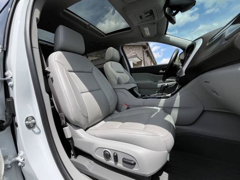 Used 2019 GMC Acadia SLT w/ LPO, Floor Liner Package FWD image 15
