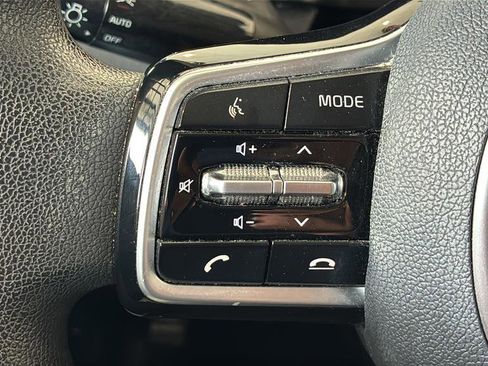 Used 2022 Kia Sorento LX FWD image 35