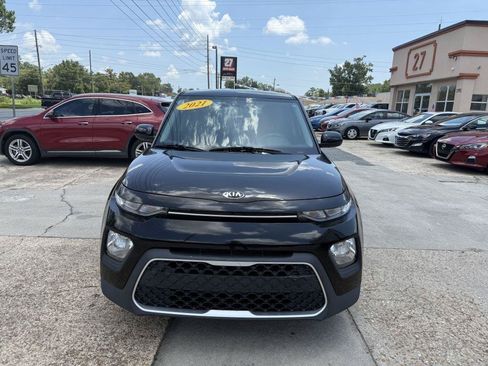 Used 2021 Kia Soul LX FWD image 2