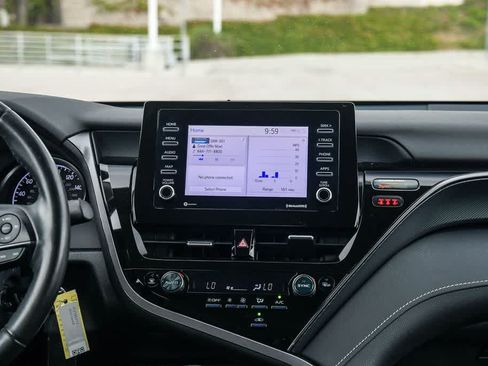 Used 2023 Toyota Camry SE FWD image 13