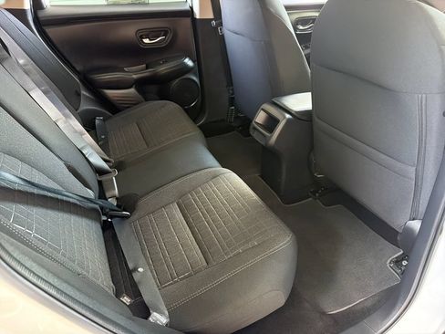 Used 2025 Honda HR-V LX image 29