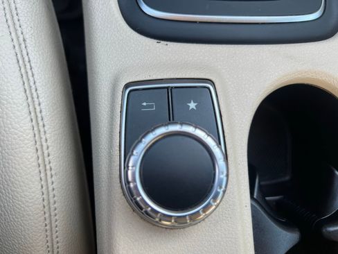 Used 2020 Mercedes-Benz GLA 250 4MATIC image 21