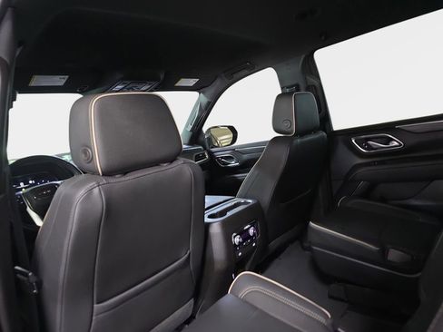 Used 2022 GMC Yukon SLT w/ SLT Luxury Package RWD image 16