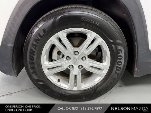 Used 2021 GMC Terrain SLE FWD image 11