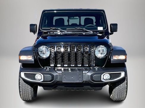Used 2023 Jeep Gladiator Sport image 2