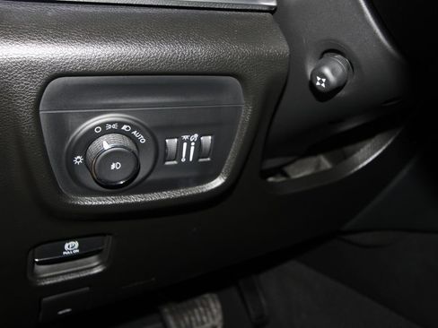Used 2023 Jeep Grand Cherokee L Summit w/ Advanced Protech Group IV AWD/4WD image 10