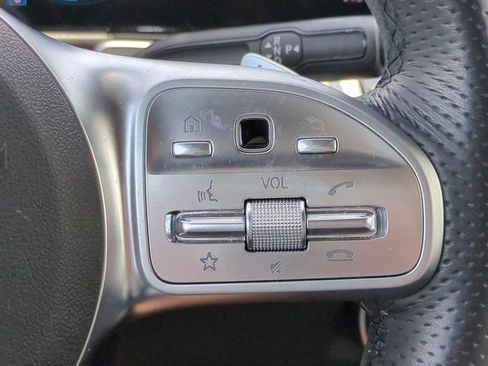 Used 2021 Mercedes-Benz GLB 250 4MATIC image 23