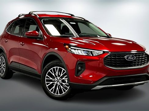 New 2025 Ford Escape SE w/ Class II Trailer Tow Package image 1
