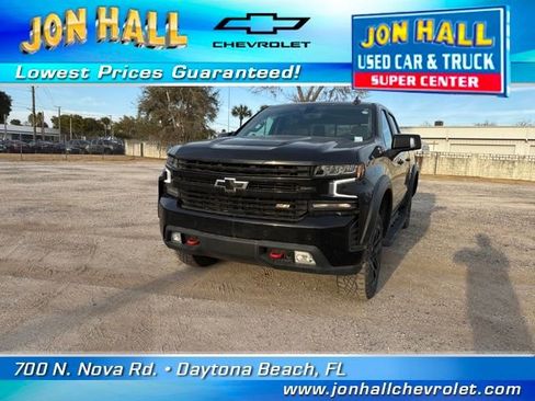 Used 2021 Chevrolet Silverado 1500 LT Trail Boss w/ Convenience Package II image 2