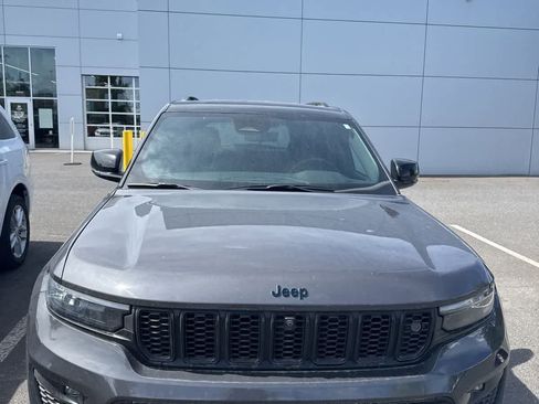 Used 2025 Jeep Grand Cherokee Trailhawk w/ Advanced Protech Group II AWD/4WD image 2