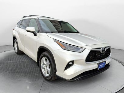 Used 2023 Toyota Highlander LE