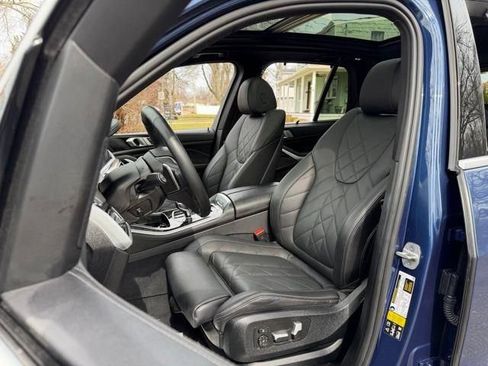Used 2023 BMW X5 xDrive40i w/ Executive Package AWD/4WD image 32