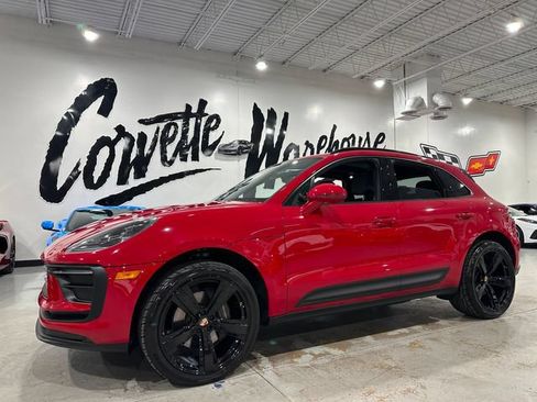 Used 2023 Porsche Macan AWD/4WD image 28