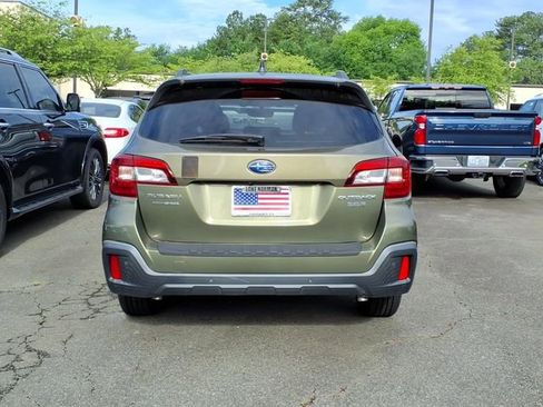 Used 2019 Subaru Outback 3.6R Touring AWD/4WD image 6