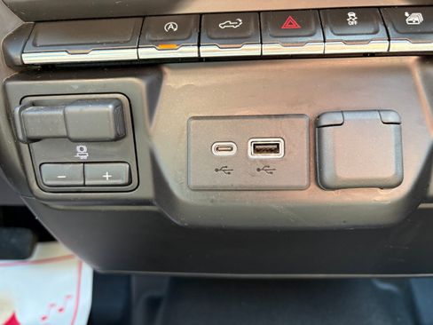 Used 2019 Chevrolet Silverado 1500 LT w/ All-Star Edition image 25