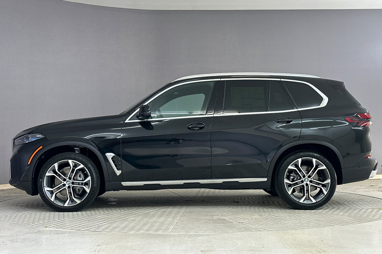 New 2026 BMW X5 sDrive40i RWD image 2