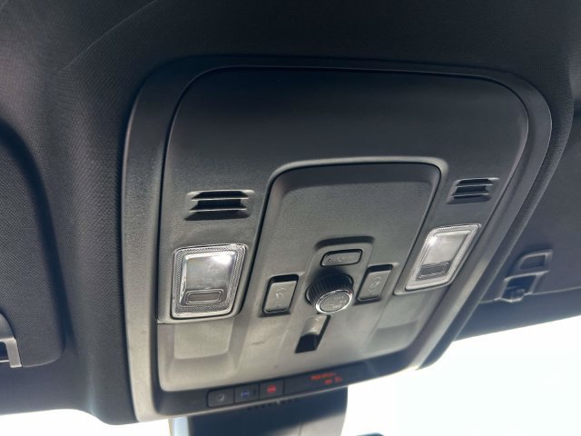 Certified 2025 GMC Yukon XL Denali AWD/4WD image 34