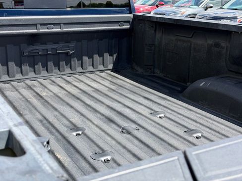 Used 2021 GMC Sierra 2500 AT4 w/ AT4 Preferred Package AWD/4WD image 9