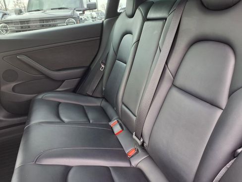 Used 2022 Tesla Model 3 Long Range AWD/4WD image 7