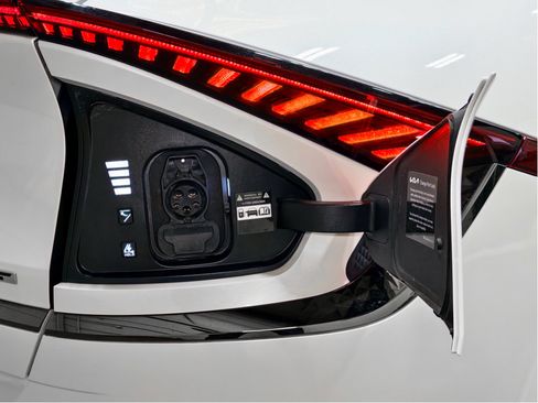 Used 2024 Kia EV6 GT AWD/4WD image 5