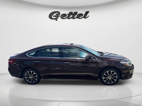 Used 2018 Toyota Avalon XLE Premium w/ Carpet Mat Package FWD image 4