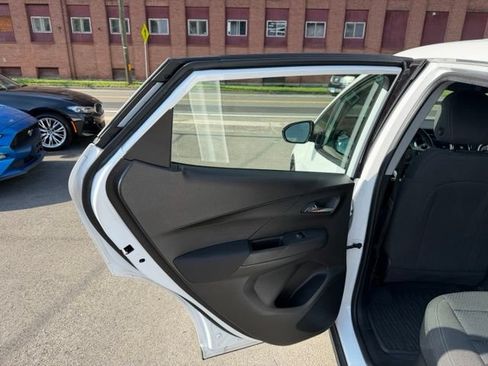 Used 2023 Chevrolet Bolt LT FWD image 18