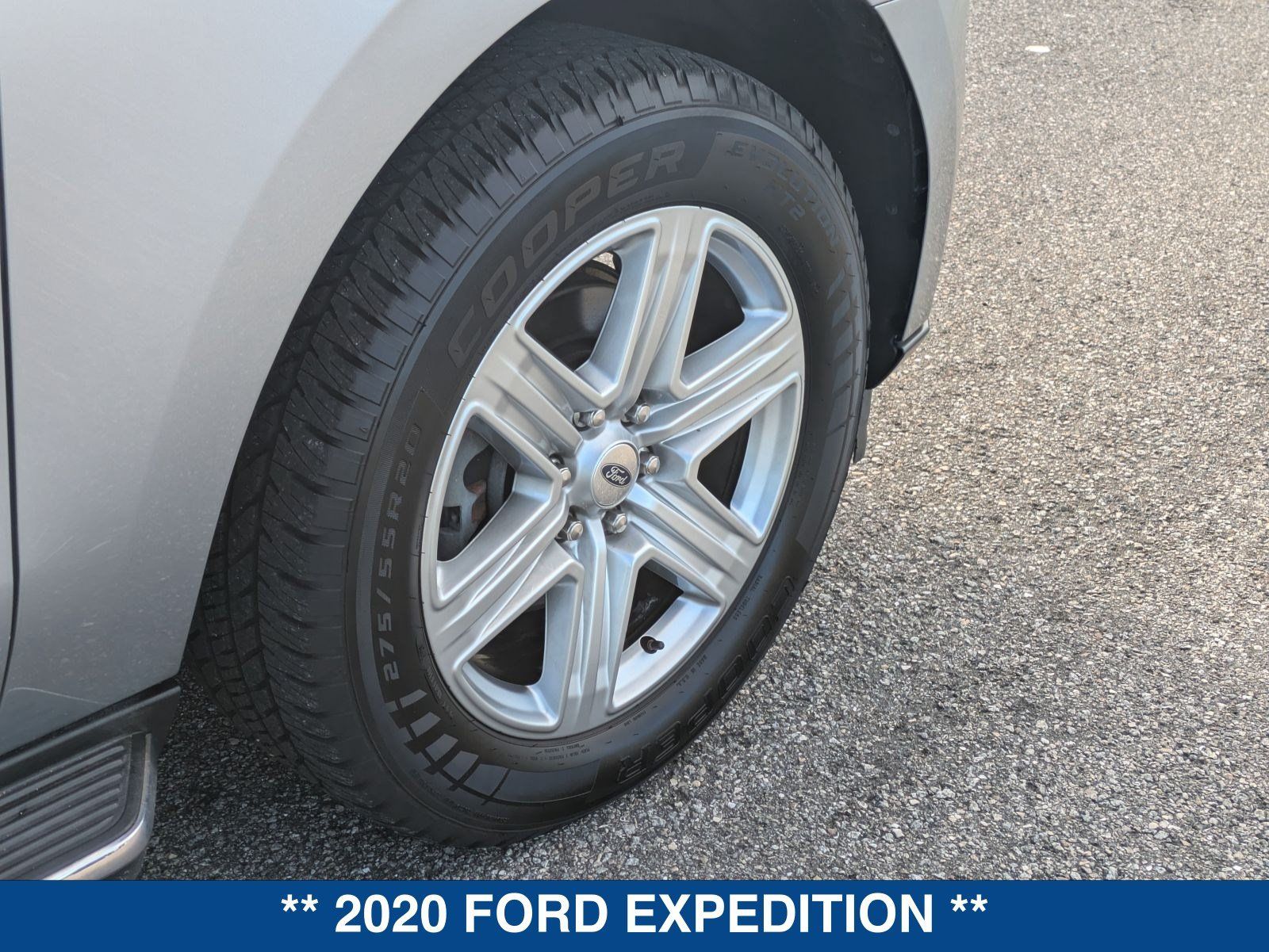 Used 2020 Ford Expedition XLT w/ Equipment Group 202A RWD image 13