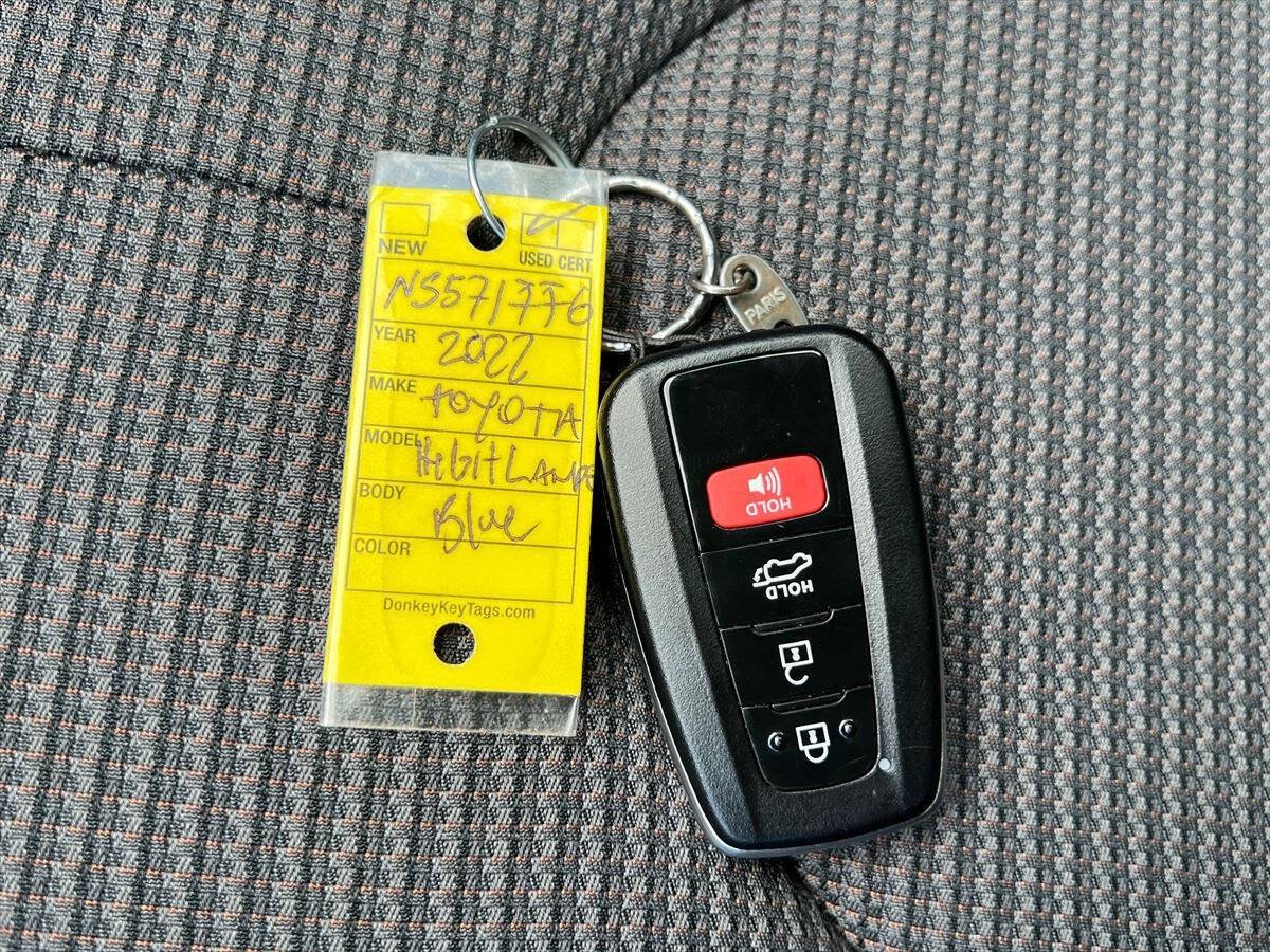Used 2022 Toyota Highlander LE AWD/4WD image 18