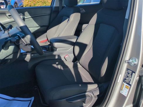 Certified 2025 Kia Sportage LX image 18