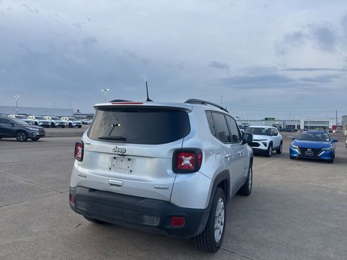 Used 2019 Jeep Renegade Latitude image 21