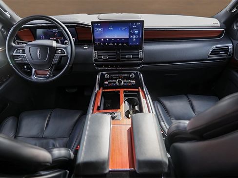 Used 2024 Lincoln Navigator Reserve image 27