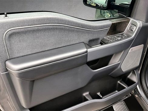 Certified 2024 Ford F250 Lariat w/ Lariat Ultimate Package image 17