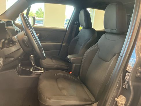 Used 2022 Jeep Renegade Altitude w/ Convenience Group image 10