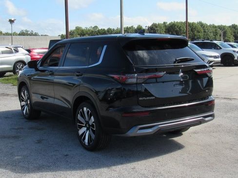 New 2025 Mitsubishi Outlander SE image 5