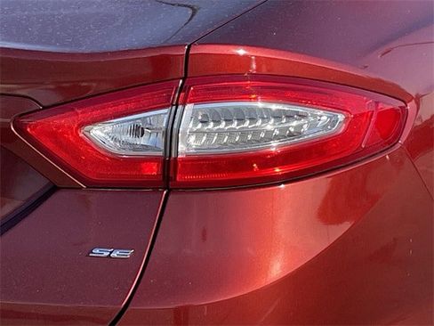 Used 2014 Ford Fusion SE image 6