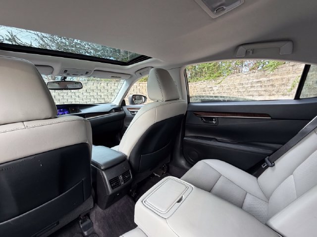 Used 2014 Lexus ES 350 w/ Premium Package FWD image 35