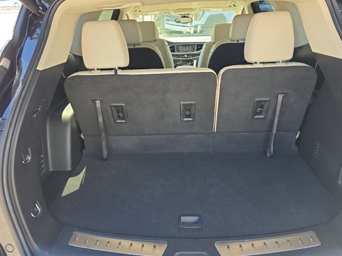 Used 2022 Buick Enclave Essence w/ Sport Touring Edition image 18