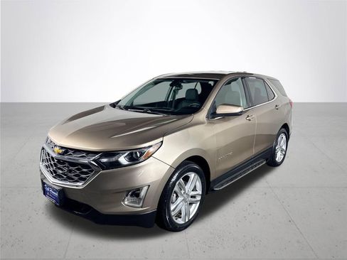 Used 2019 Chevrolet Equinox LT w/ Lights and Bright Package image 2
