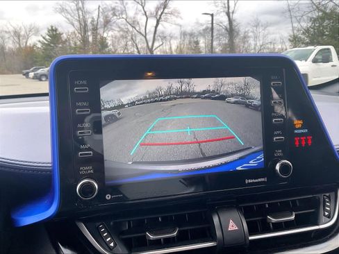 Used 2020 Toyota C-HR XLE image 19