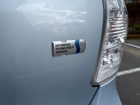 Used 2012 Toyota Prius V Five image 32