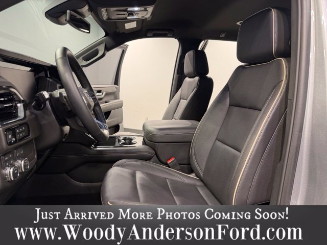 Used 2025 GMC Yukon Elevation w/ LPO, Elevation Black Package AWD/4WD image 18