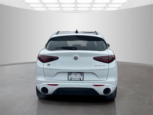 Used 2022 Alfa Romeo Stelvio Veloce image 6